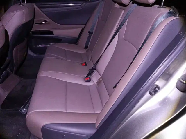 Lexus ES — Фото автомобиля 14