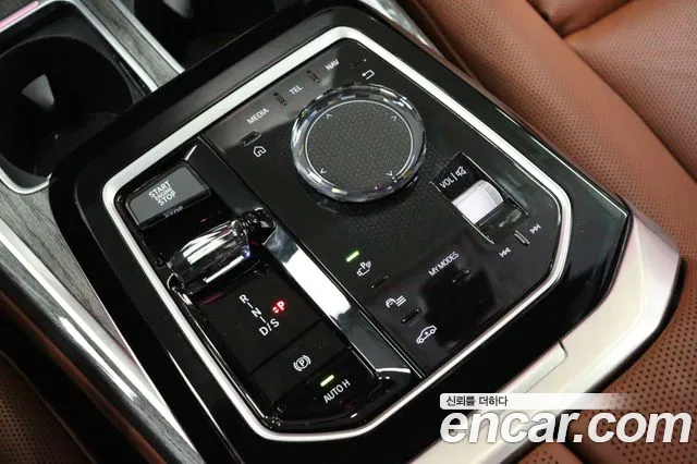 BMW 7-Series 7 серия (G70) 740i xDrive M Sport — Фото автомобиля 16