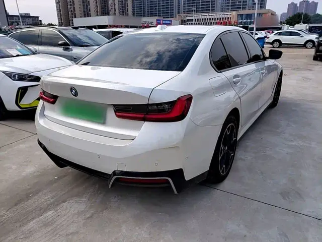BMW i3 — Фото автомобиля 6