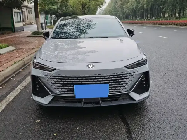 Changan UNI-V — Фото автомобиля 3