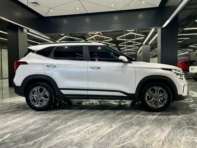Kia Seltos — Фото автомобиля 4