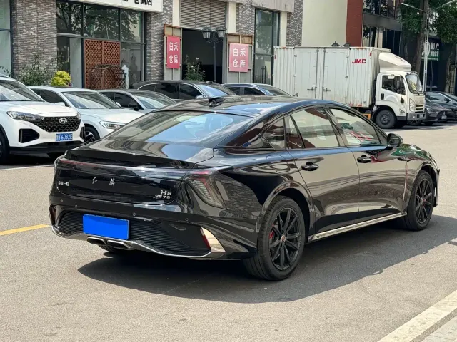 Hongqi H6 — Фото автомобиля 5