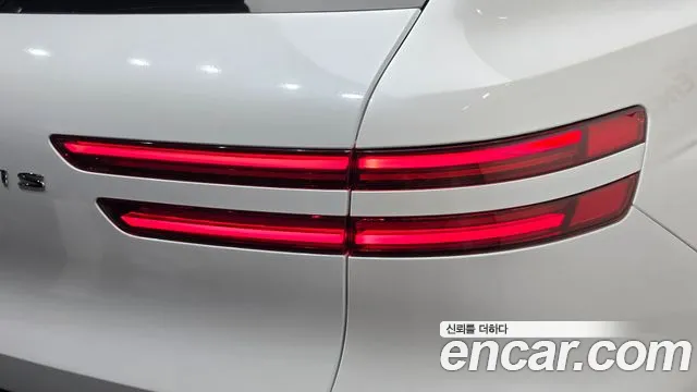 Genesis GV70 — Фото автомобиля 8