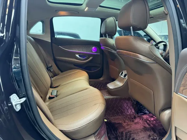Mercedes-Benz E-Class — Фото автомобиля 5