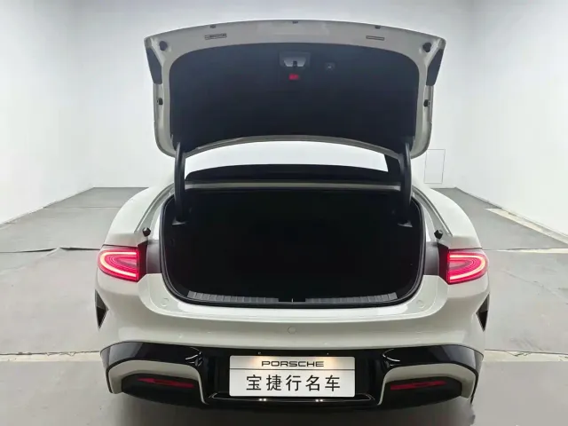 Xiaomi SU7 — Фото автомобиля 10