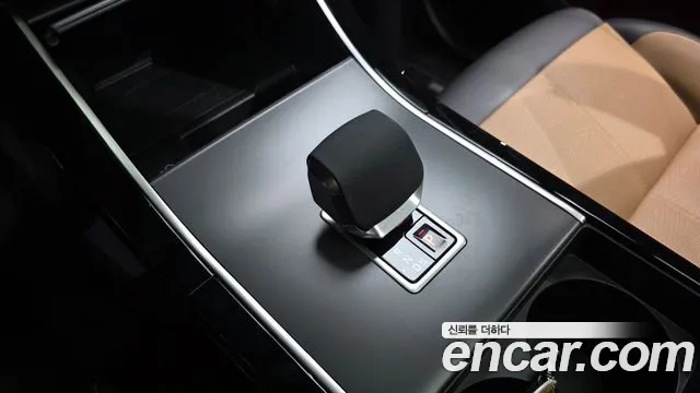 Land Rover Range Rover Velar — Фото автомобиля 9