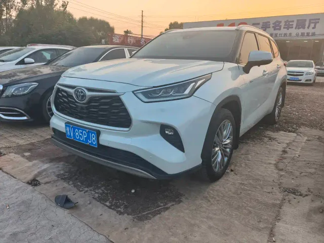 Toyota Highlander — Фото автомобиля 2
