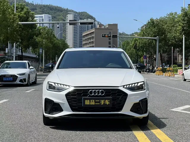 Audi A4L — Фото автомобиля 3