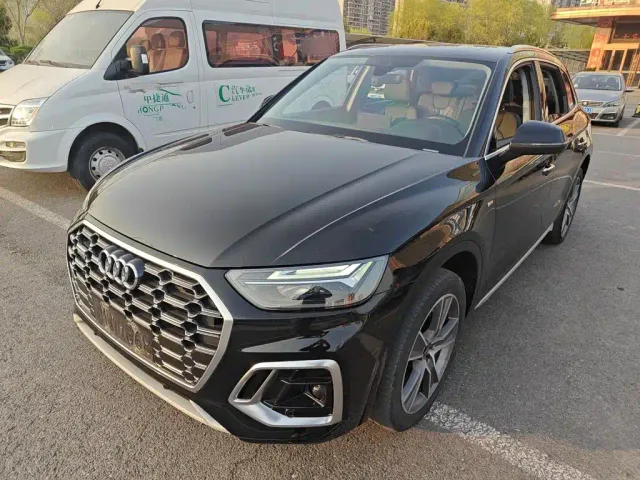 Фотография автомобиля — Audi Q5L