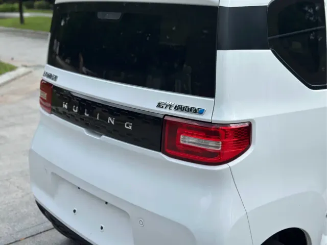 Wuling Hongguang Mini EV — Фото автомобиля 8