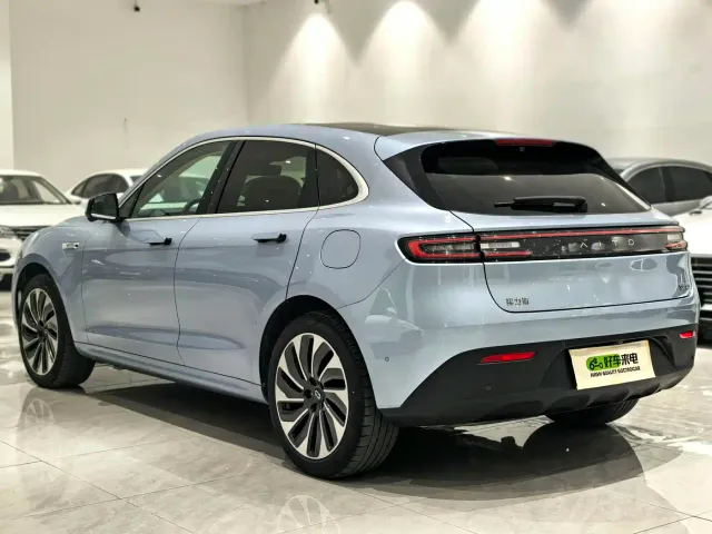 Aito M5 — Фото автомобиля 6