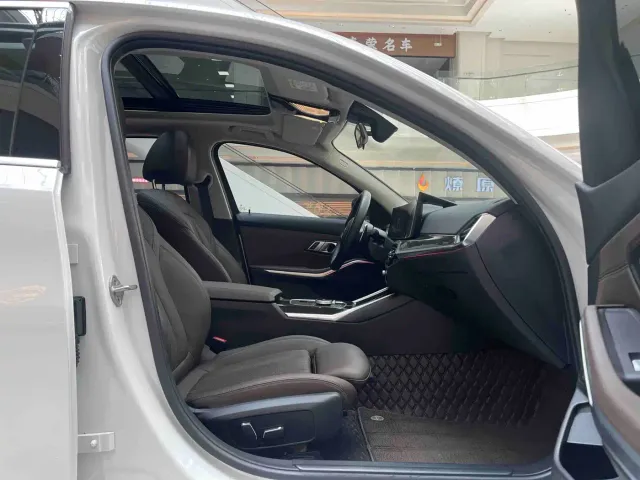 BMW 3 Series — Фото автомобиля 12