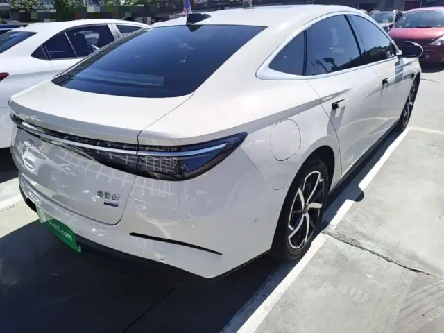 BYD Seal 07 DM-i — Фото автомобиля 6