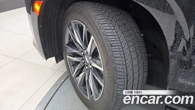 Cadillac Escalade Escalade 5 поколение — Фото автомобиля 12