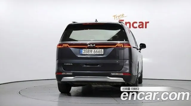 Kia Canival Carnival 4 поколение Дизель 7 мест Outdoor — Фото автомобиля 4