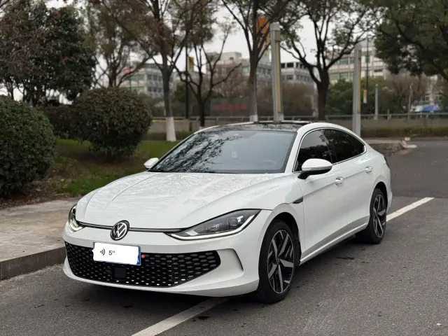 Фотография автомобиля — Volkswagen Lamando