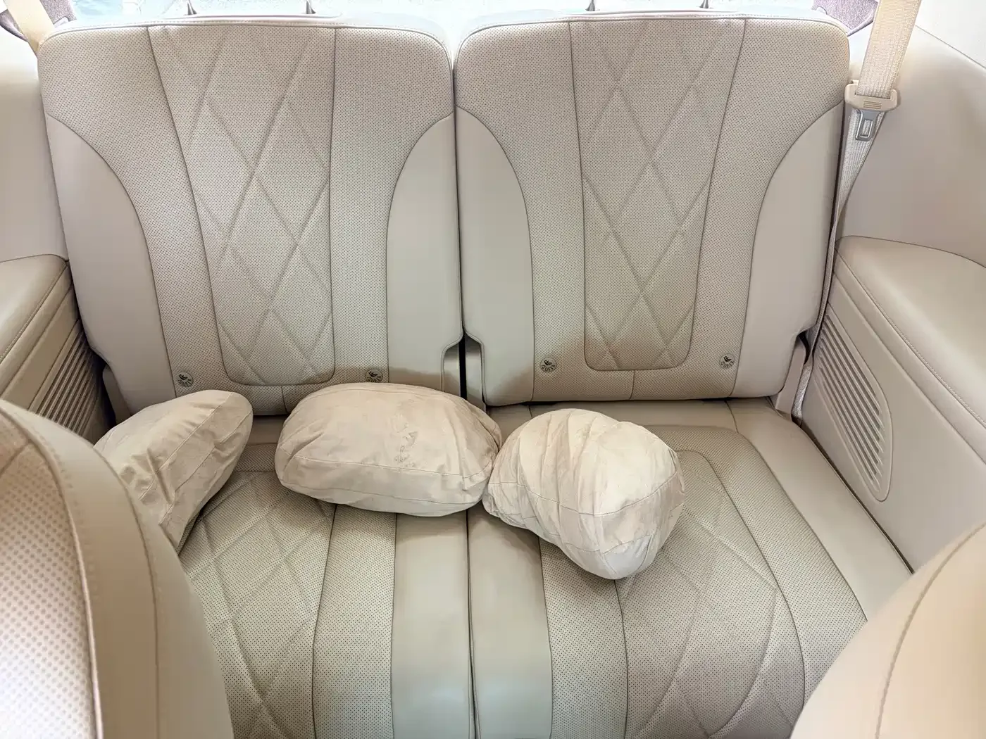 AITO Wenjie AITO M9 2024 Extended Range Ultra 42kWh 6-Seater — Фото автомобиля 11