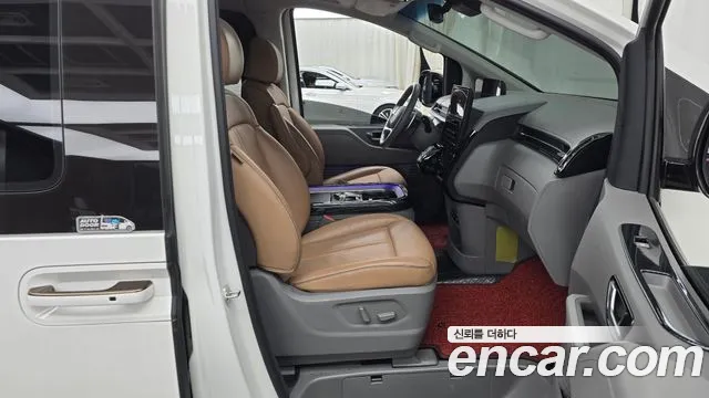 Hyundai Staria Staria 4WD Lounge 9 мест — Фото автомобиля 11