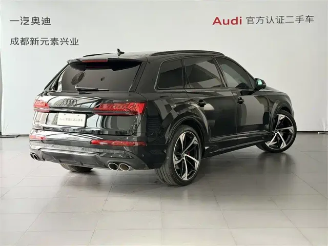Audi Audi SQ7 2024 4.0 TFSI Dark Knight Edition — Фото автомобиля 4