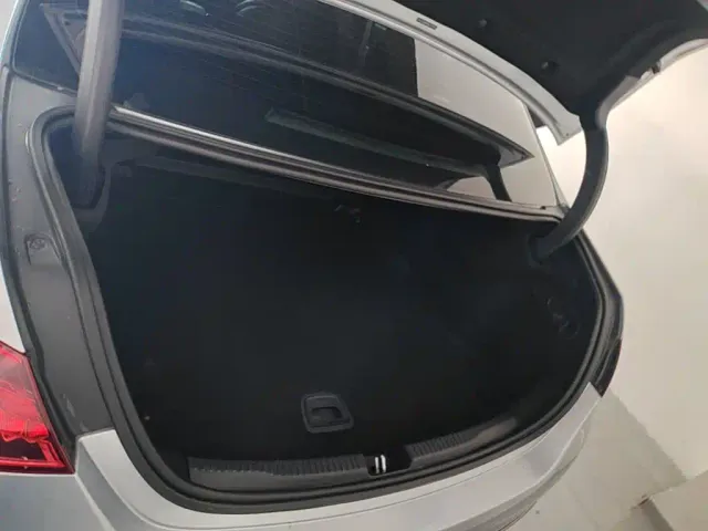 Mercedes-Benz C-Class — Фото автомобиля 18