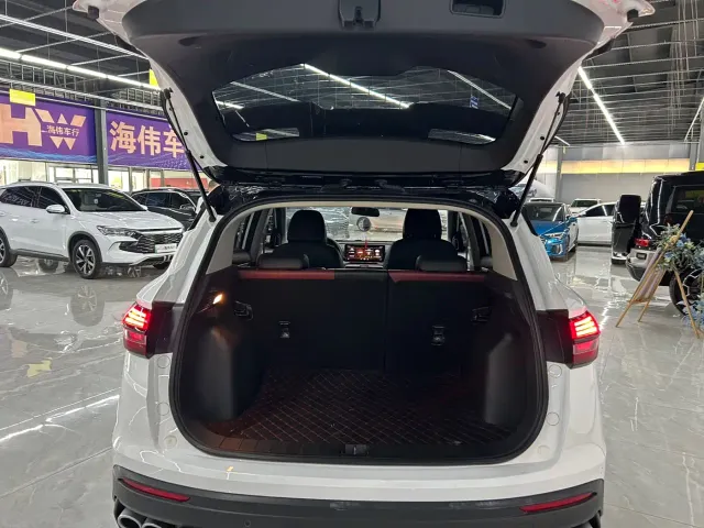 Geely Binyue — Фото автомобиля 5