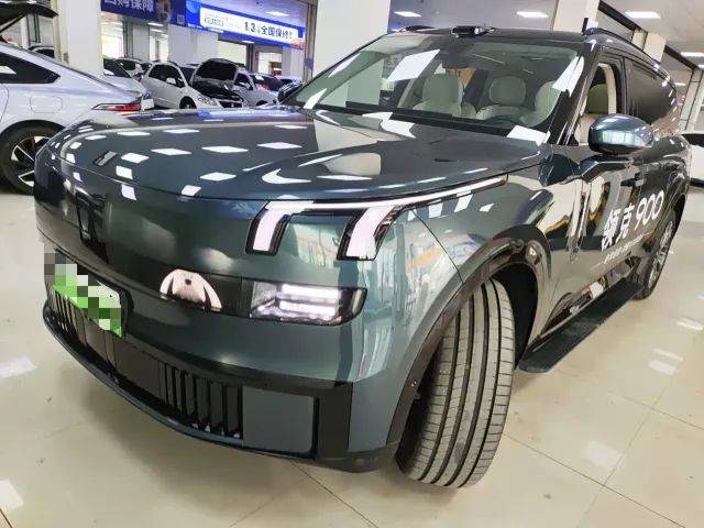 Фотография автомобиля — Lynk & Co 900