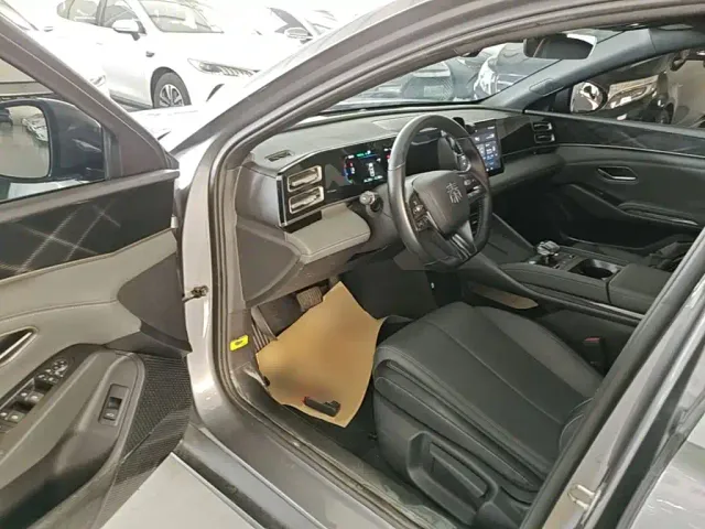 BYD Qin L — Фото автомобиля 15