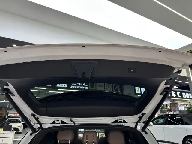 Xpeng G9 — Фото автомобиля 14