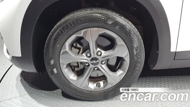 Kia Seltos Seltos Бензин 1.6 турбо 2WD — Фото автомобиля 2