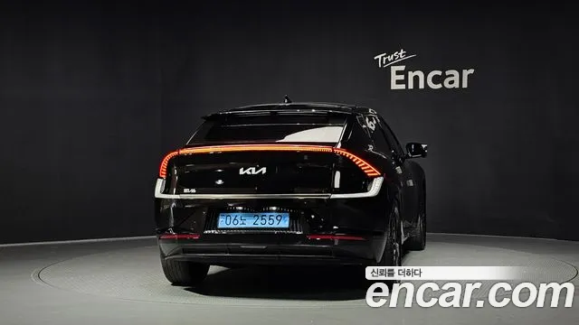 Kia EV6 — Фото автомобиля 4