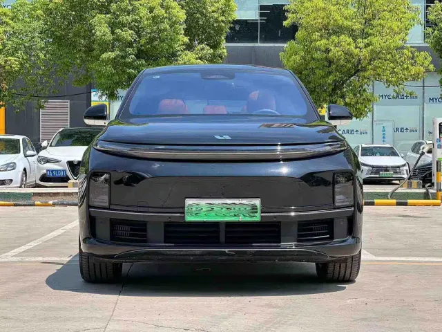 Li Auto L7 — Фото автомобиля 2