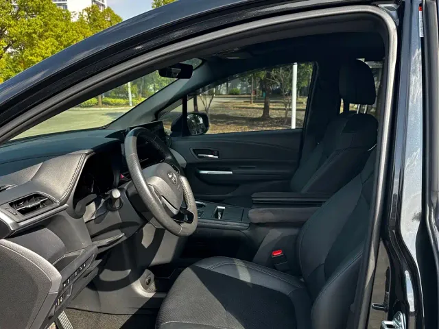 Toyota Granvia — Фото автомобиля 7