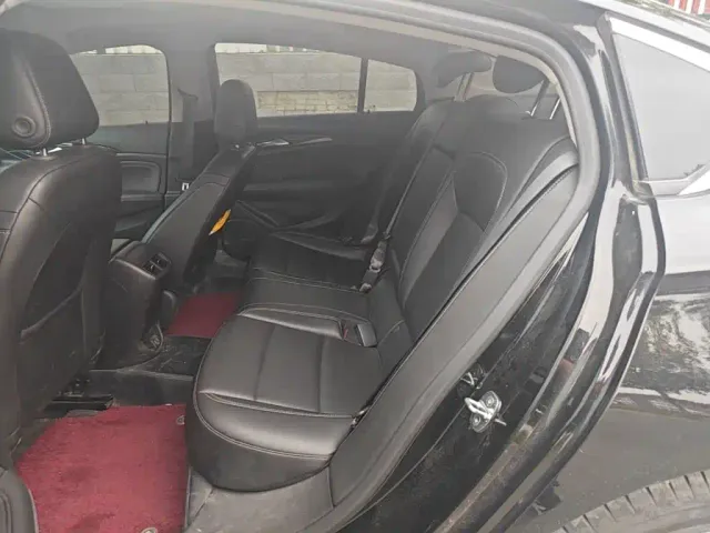 Buick Regal — Фото автомобиля 16