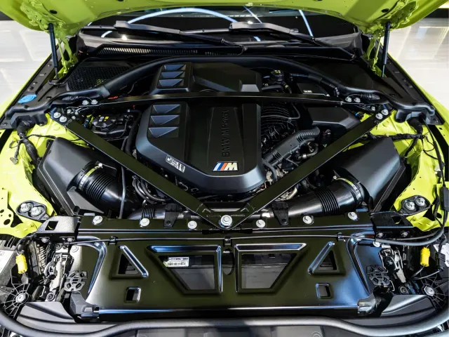 BMW M4 — Фото автомобиля 11
