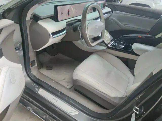 IM Motors L7 — Фото автомобиля 6