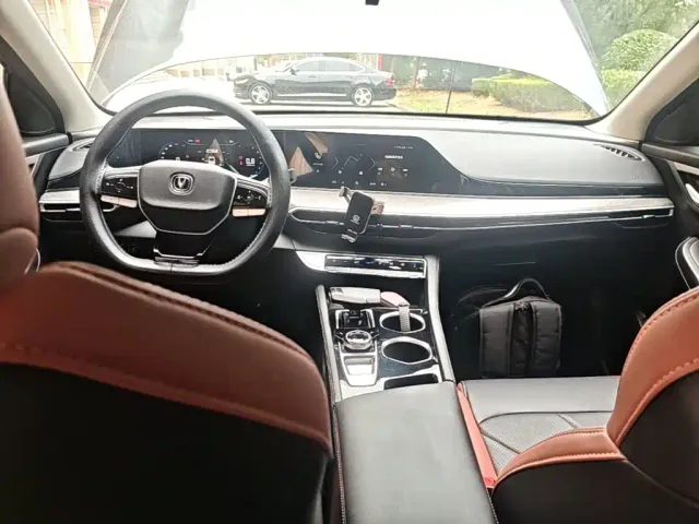 Changan Eado — Фото автомобиля 9