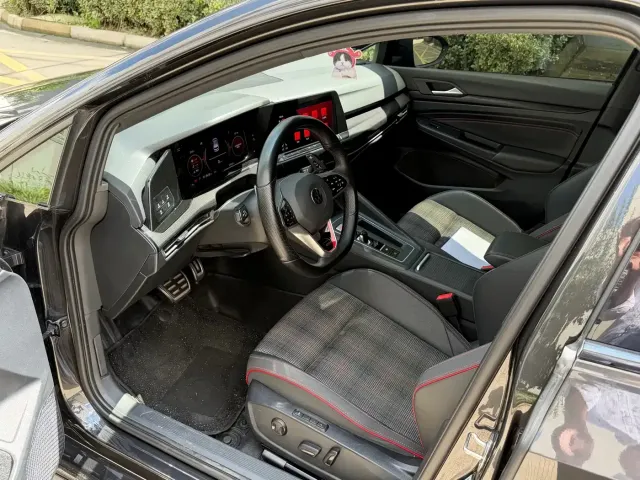 Volkswagen Golf GTI — Фото автомобиля 10