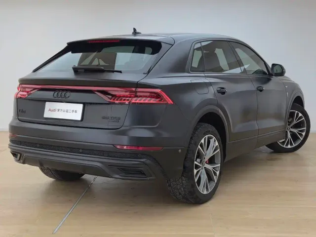 Audi Q8 — Фото автомобиля 4