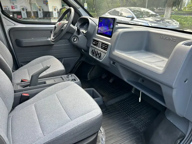 Wuling Yangguang — Фото автомобиля 7