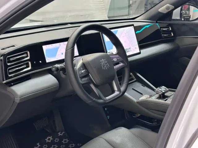 BYD Qin L — Фото автомобиля 7