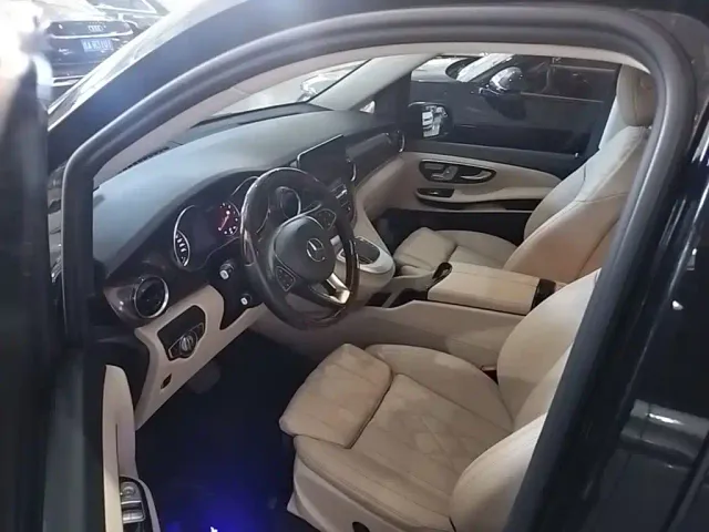 Mercedes-Benz V-Class — Фото автомобиля 15