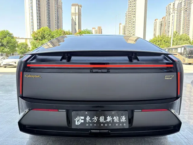 Xpeng P7 — Фото автомобиля 8