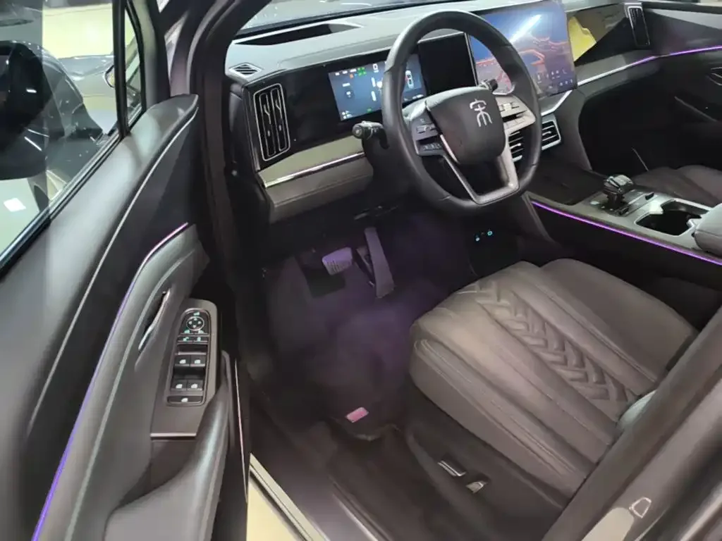 BYD Song L DM-i 2025 Smart Driving Edition 160km Excellence Type — Фото автомобиля 15