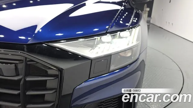 Audi Q8 55 TFSI quattro Premium — Фото автомобиля 21