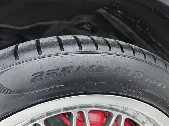 Tesla Model Y — Фото автомобиля 24