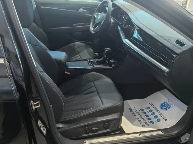 Volkswagen Passat — Фото автомобиля 13