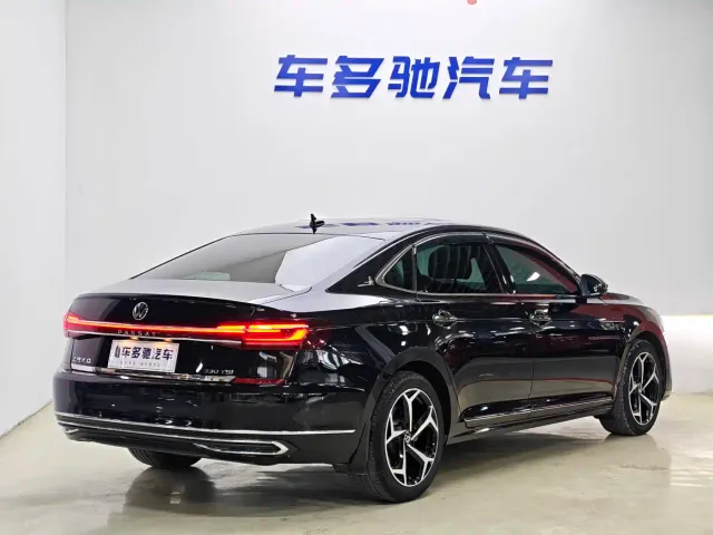 Volkswagen Passat — Фото автомобиля 7