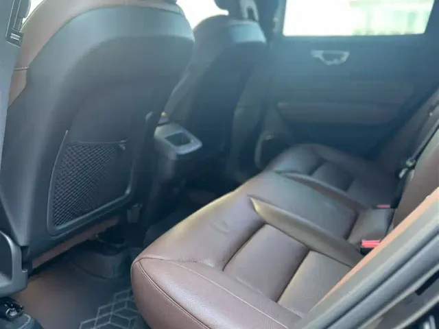 Volvo XC60 — Фото автомобиля 10