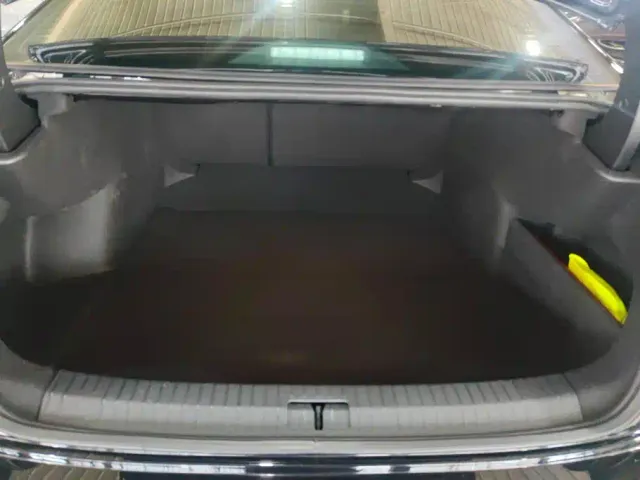 Volkswagen Passat — Фото автомобиля 4