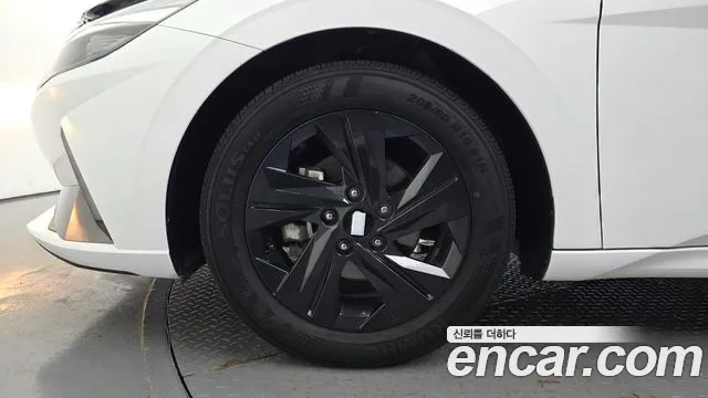 Hyundai AVANTE Avante (CN7) — Фото автомобиля 5